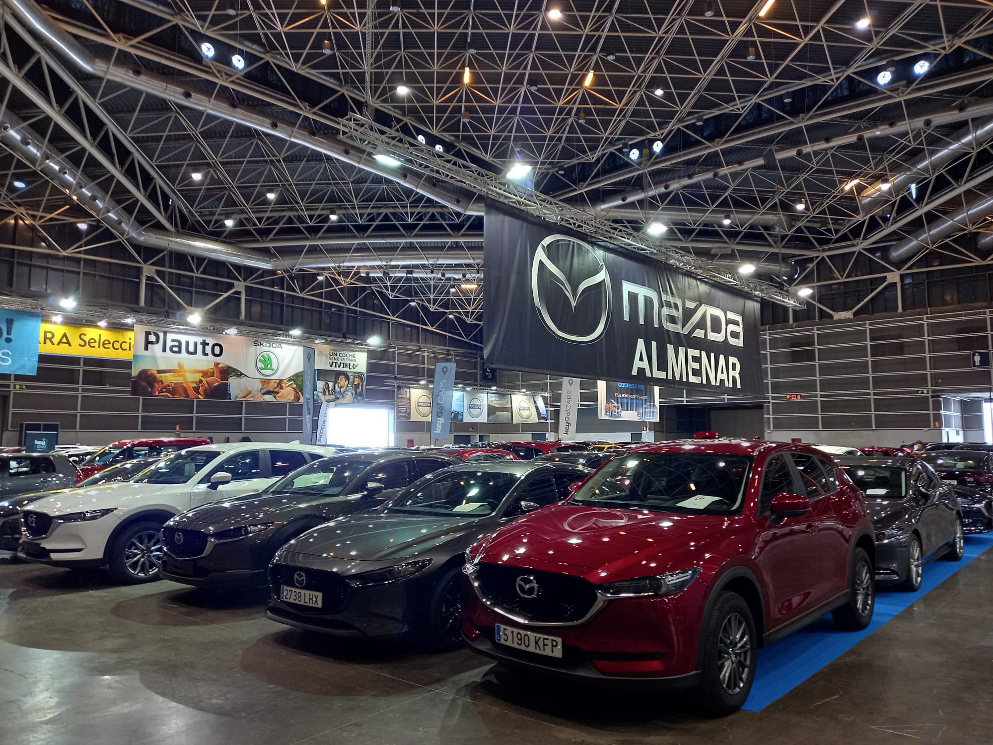 Vehículos expuestos en la Feria del Automovil de València