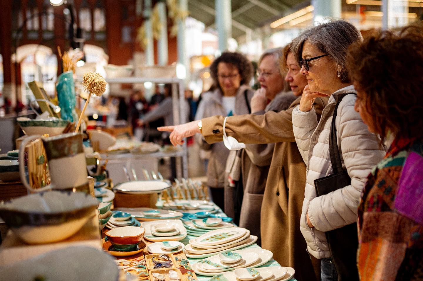 Mercat d'artesania en el Mercat de Colón de València / Foto: Mostra de artesanía del Mercado de Colón - Proa Artesans de @josebravo.es Mercat d'artesania en el Mercat de Colón de València / Foto: Mostra de artesanía del Mercado de Colón - Proa Artesans de @josebravo.es