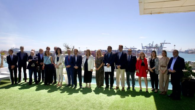 Reunión entre María José Catalá, Juan Bravo y la Asociación de Directivos y Empresarios Logísticos del Puerto de València