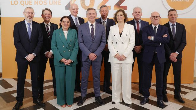 El Consell de Direcció en la roda de premsa de presentació de resultats de Consum El Consell de Direcció en la roda de premsa de presentació de resultats de Consum