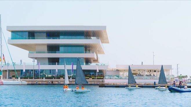 Edificio Veles e Vents en la Marina de València Edificio Veles e Vents en la Marina de València