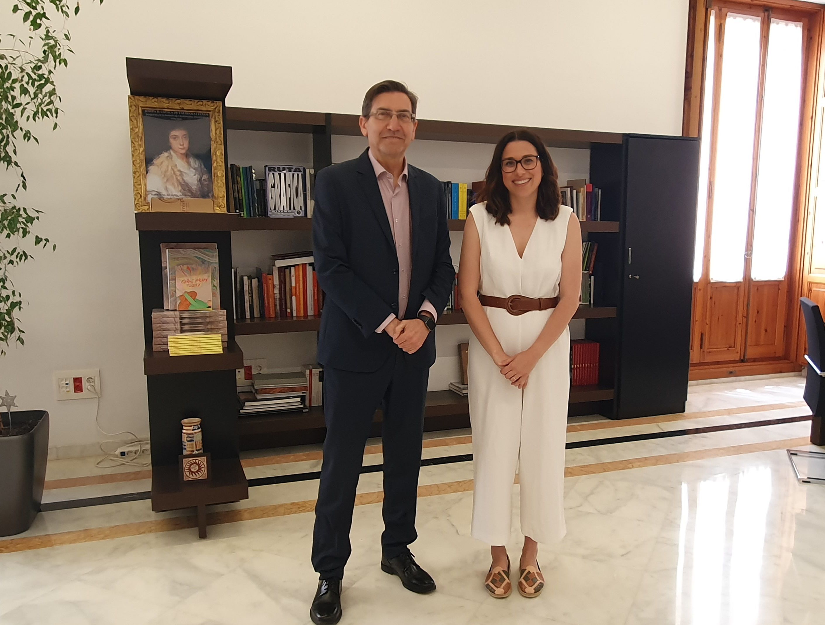 Aitana Mas, vicepresidenta i consellera d'Igualdad i Polítiques Inclusives, i Emili Villaescusa, de Concoval