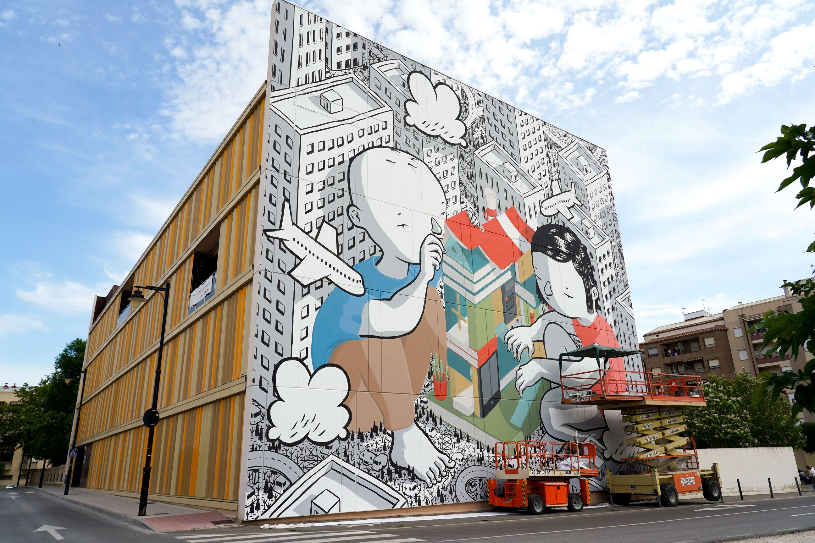 Mural de Millo al costat del Campus Universitari d'Ontinyent dins de MurArt
