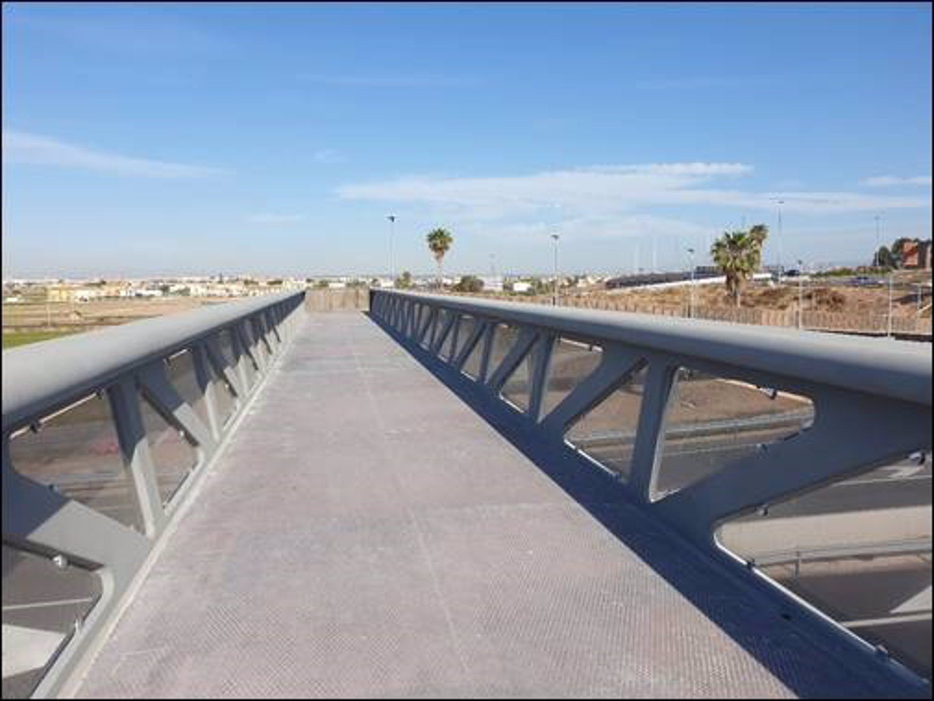 Nueva pasarela peatonal sobre la V 21 entre Alboraya y Port Saplaya