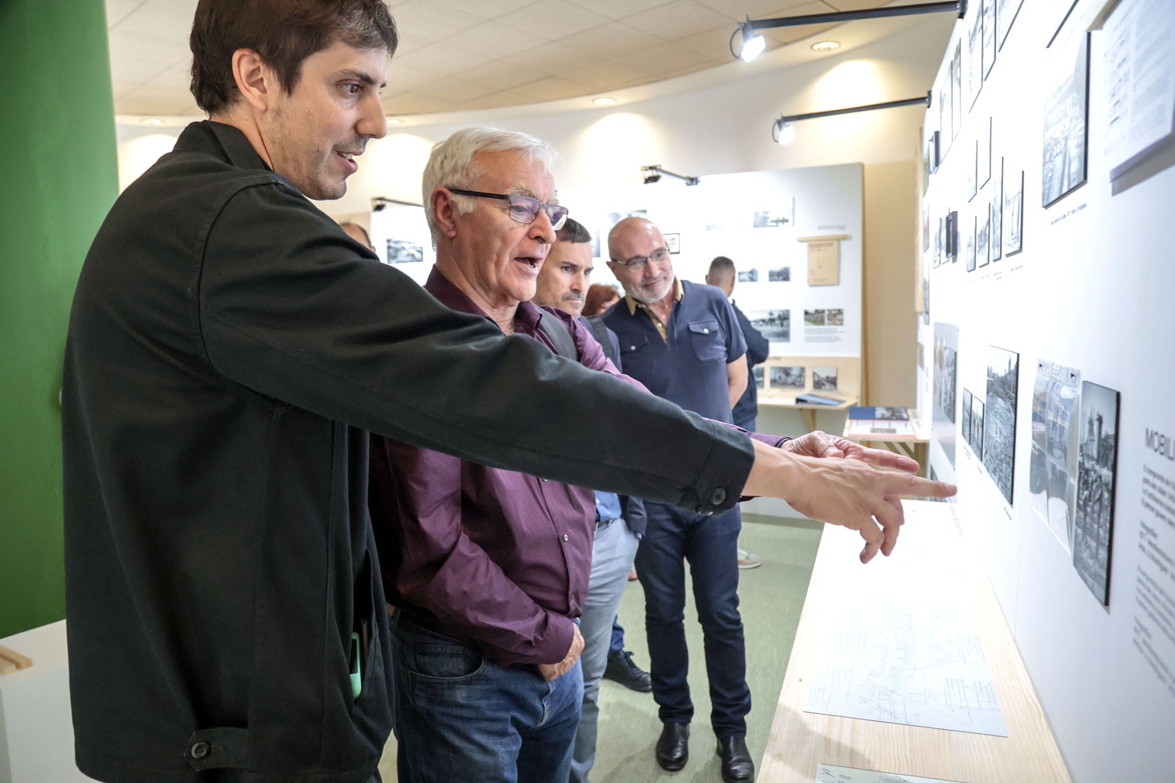 Imagen de Joan Ribó en la visita a la exposición