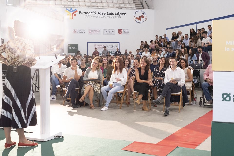 Entrega de les ajudes del Dia de Salari 