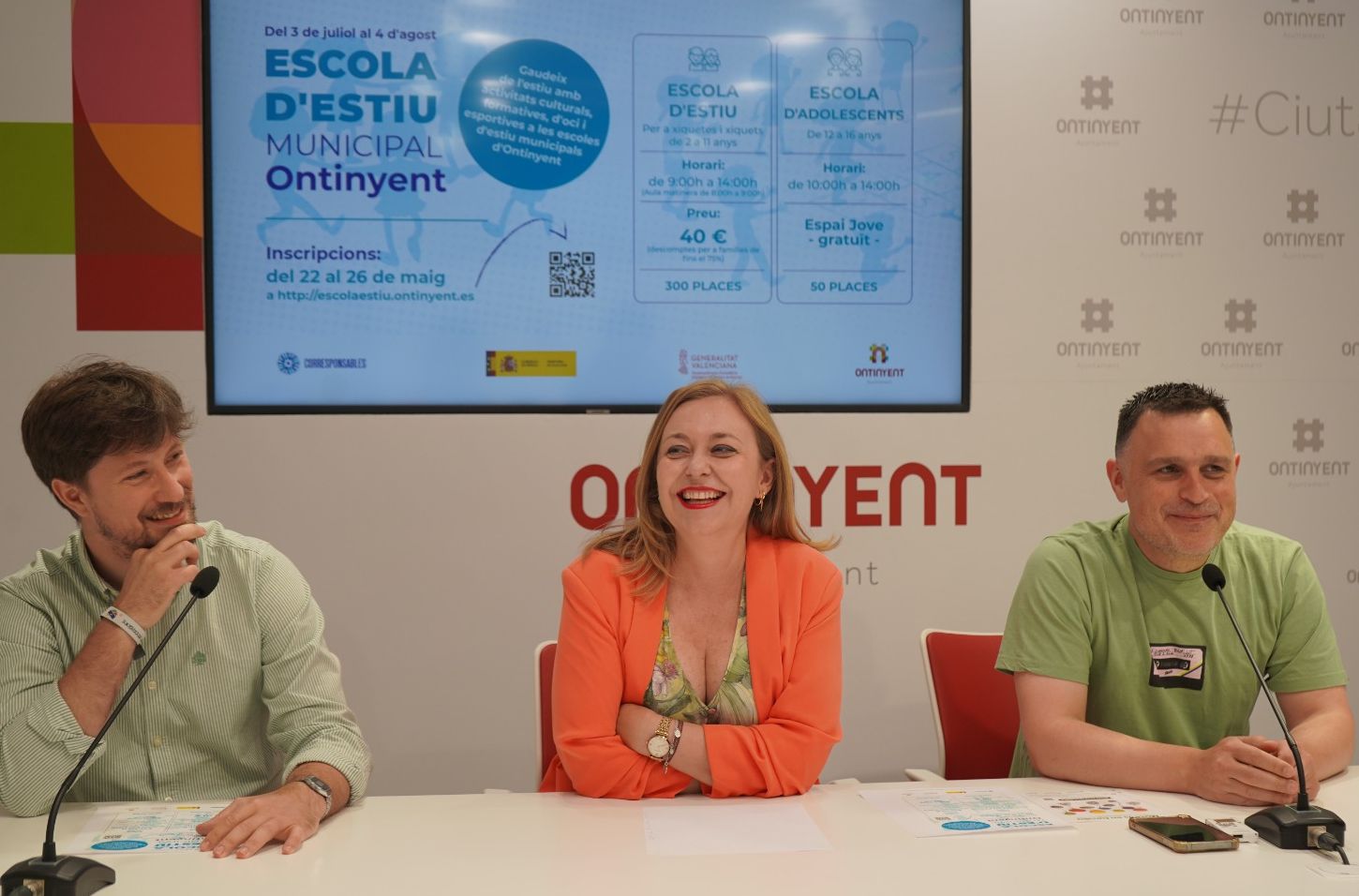 La regidora d'Ontinyent Natàlia Engueix, junt amb els regidors Óscar Borrell i Jordi Vallés