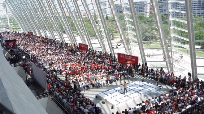 Interior del Museu de les Ciències de València durante el acto central de campaña del PSPV-PSOE