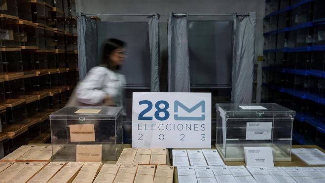 Urnes i paperetes preparades per al 28M