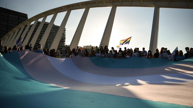 Manifestació convocada pel Dia Internacional de l'Orgull LGTBI a València