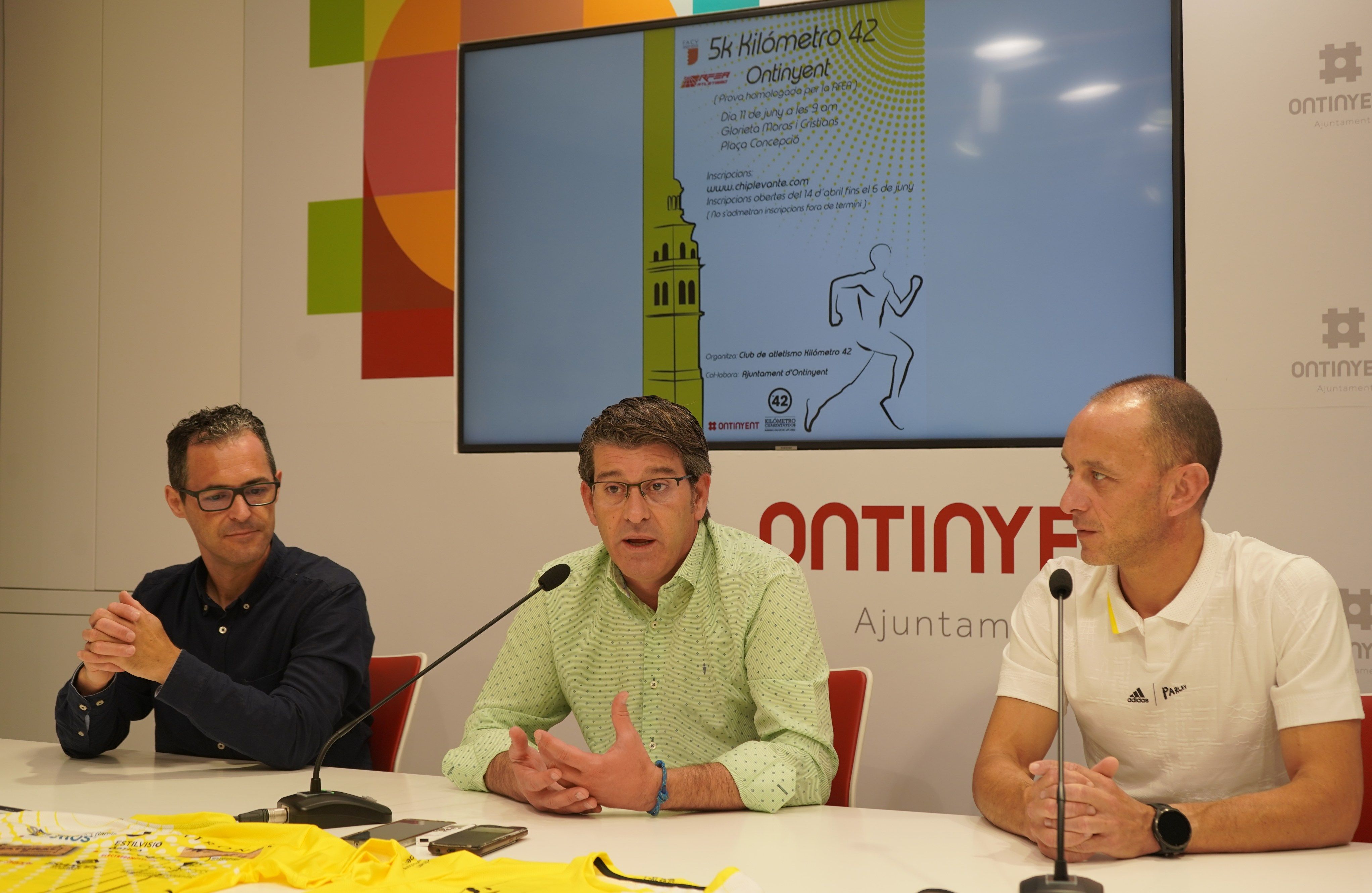 Jorge Rodríguez al costat de Ferran Gandia i Ximo Mollà