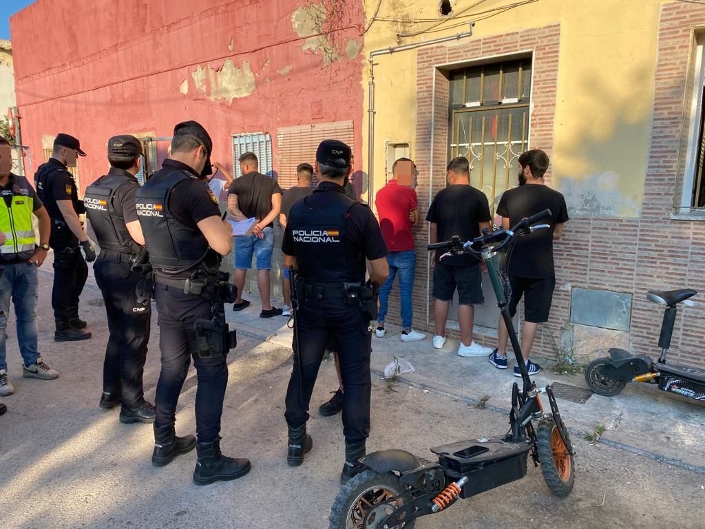 La Policía Nacional inicia una operación en el barrio de Xenillet de Torrent