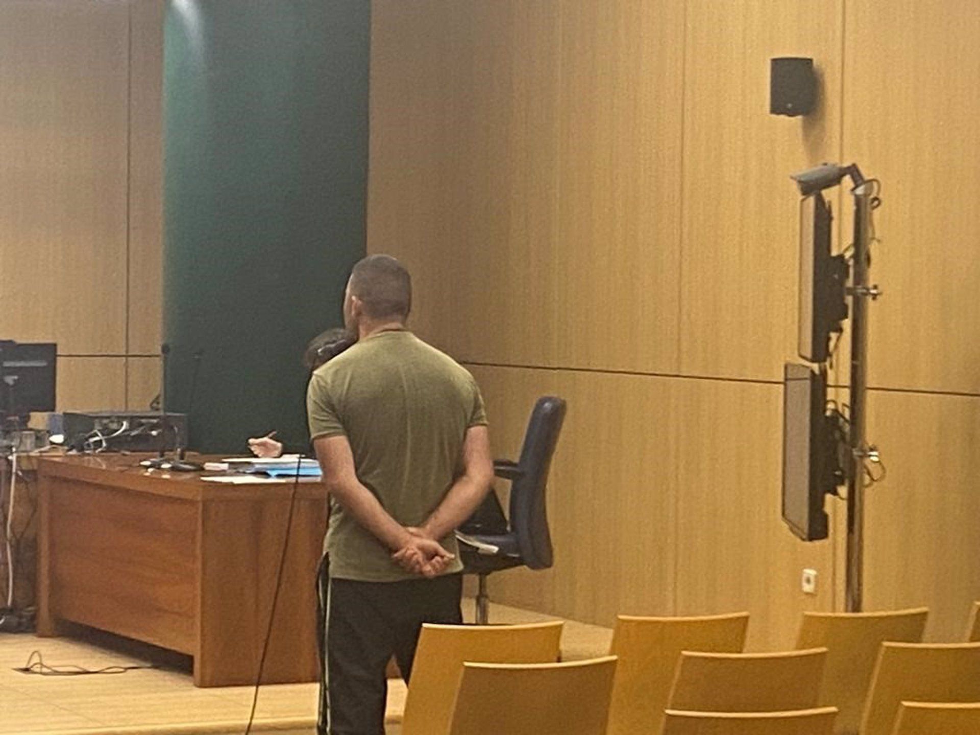 El acusado de Carcaixent durante el juicio