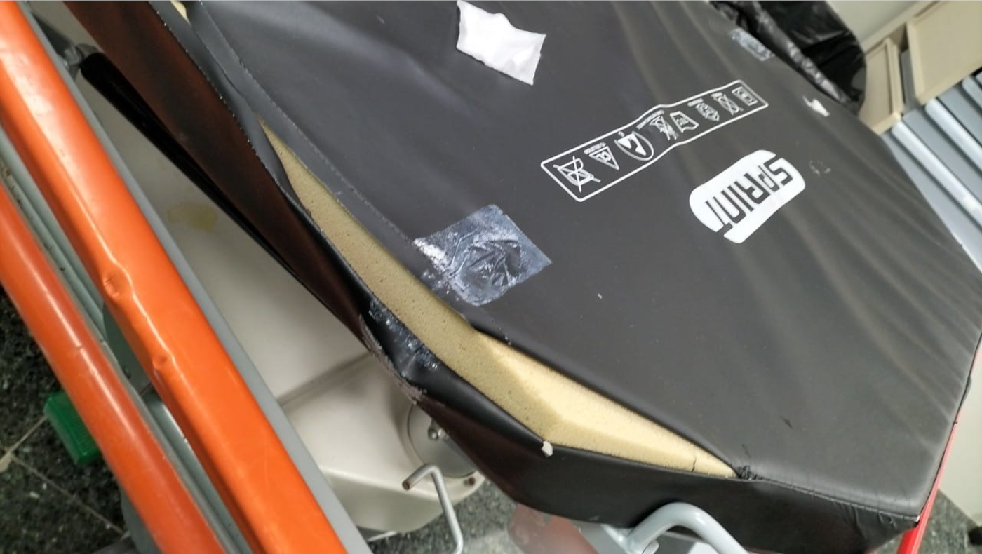 Camilla en mal estado en el Hospital Doctor Peset de València