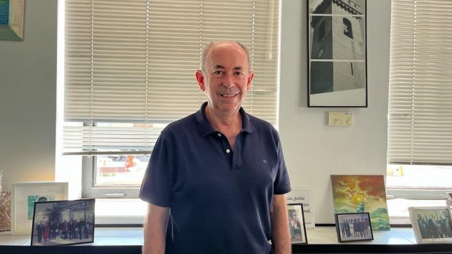 El alcalde de Massanassa, Paco Comes, en su despacho 