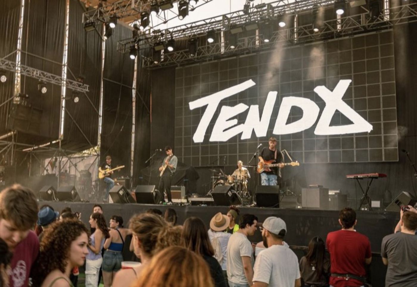 El grupo Tenda durante un concierto el verano pasado (Jaime Rod)