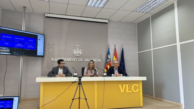 Paula Llobet (concejala del PP), Javier Carrión (director de DreamHack Valencia 2023) y Jorge Fombellida (director comercial de Feria Valencia), durante la rueda de prensa de la presentación de DreamHack Valencia 2023 (València Extra) Paula Llobet (concejala del PP), Javier Carrión (director de DreamHack Valencia 2023) y Jorge Fombellida (director comercial de Feria Valencia), durante la rueda de prensa de la presentación de DreamHack Valencia 2023 (València Extra)