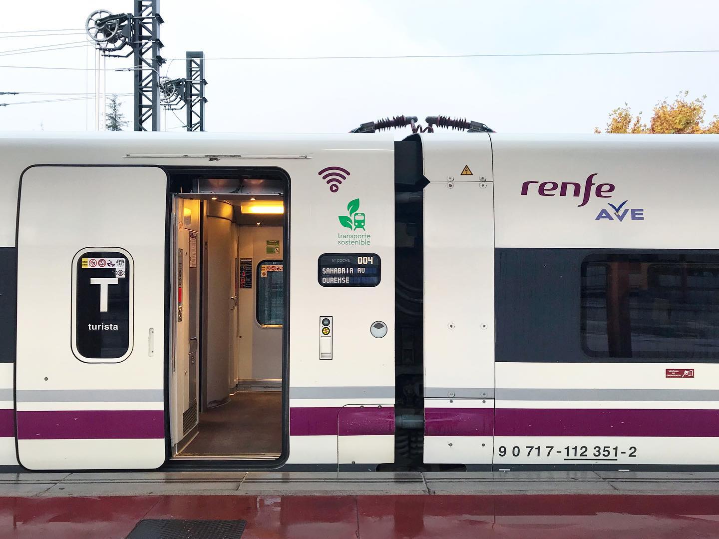 Retrasos y suspensión en trenes de alta velocidad entre València y Madrid por un fallo de tensión