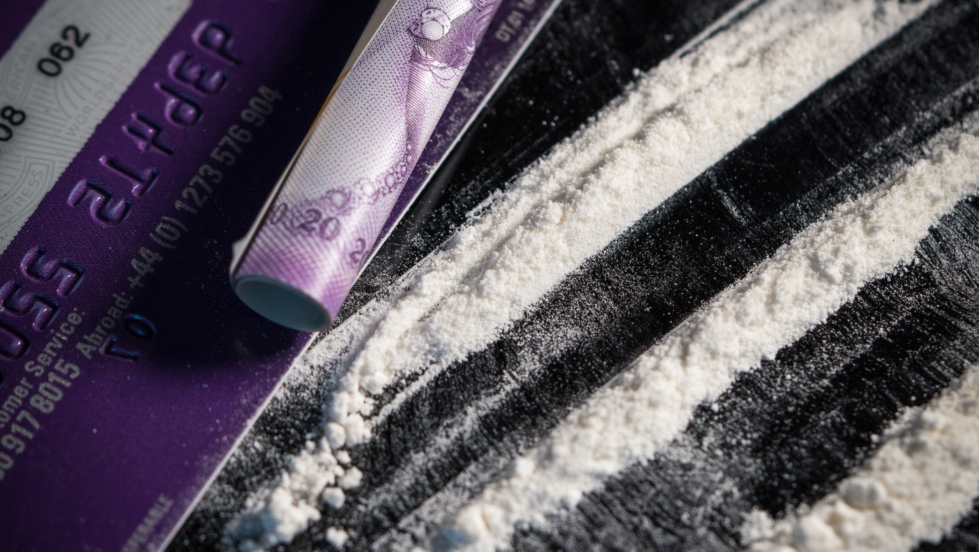 Cocaïna, una de les drogues més consumides a València. Foto de Colin Davis en Unsplash