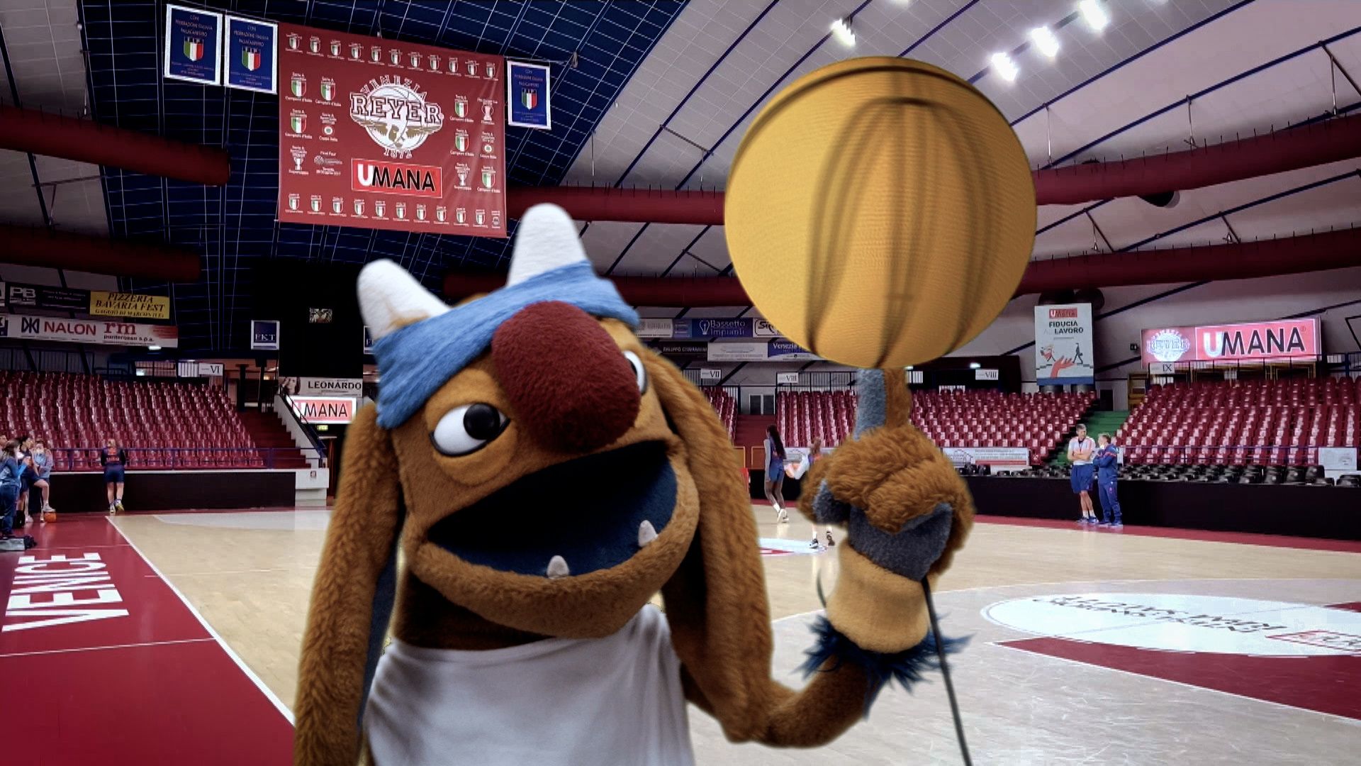 Fragmento del videoclip de la canción "Mou-te més"