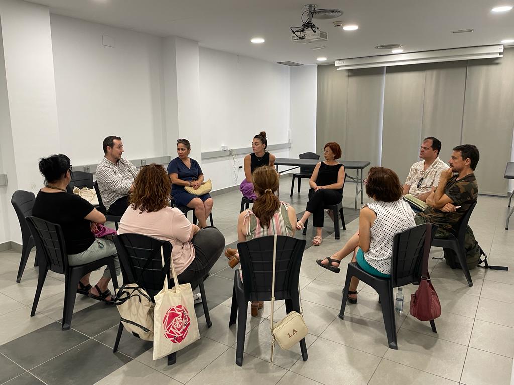 Primera mediación de Russafa Escénica ayer en Rafelbunyol