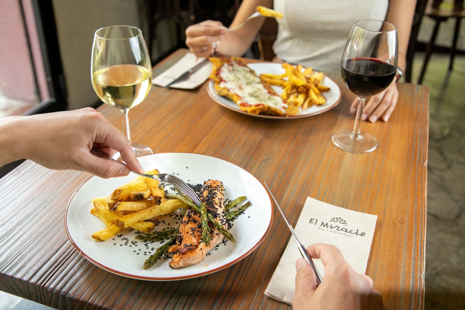 Platos del restaurante El Miracle de València, uno de los mejores sin gluten de España