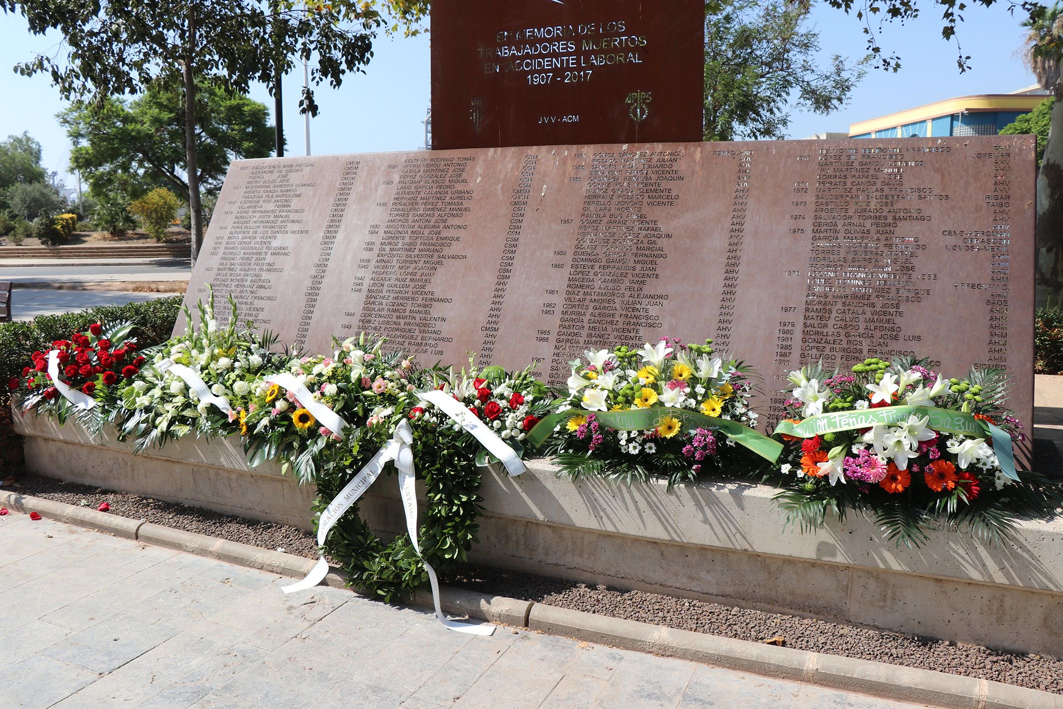 Homenatge a a els morts en AHV de Sagunt