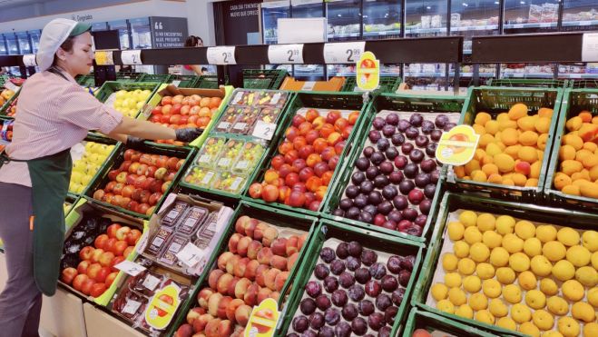 Sección de frutas del supermercado Consum