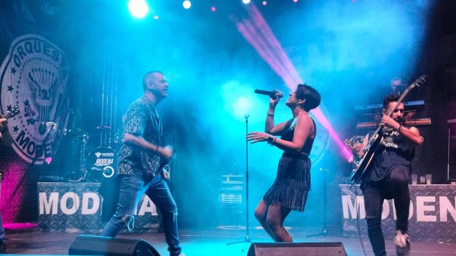 Una actuación de la orquesta Modena en su gira de despedida Una actuación de la orquesta Modena en su gira de despedida