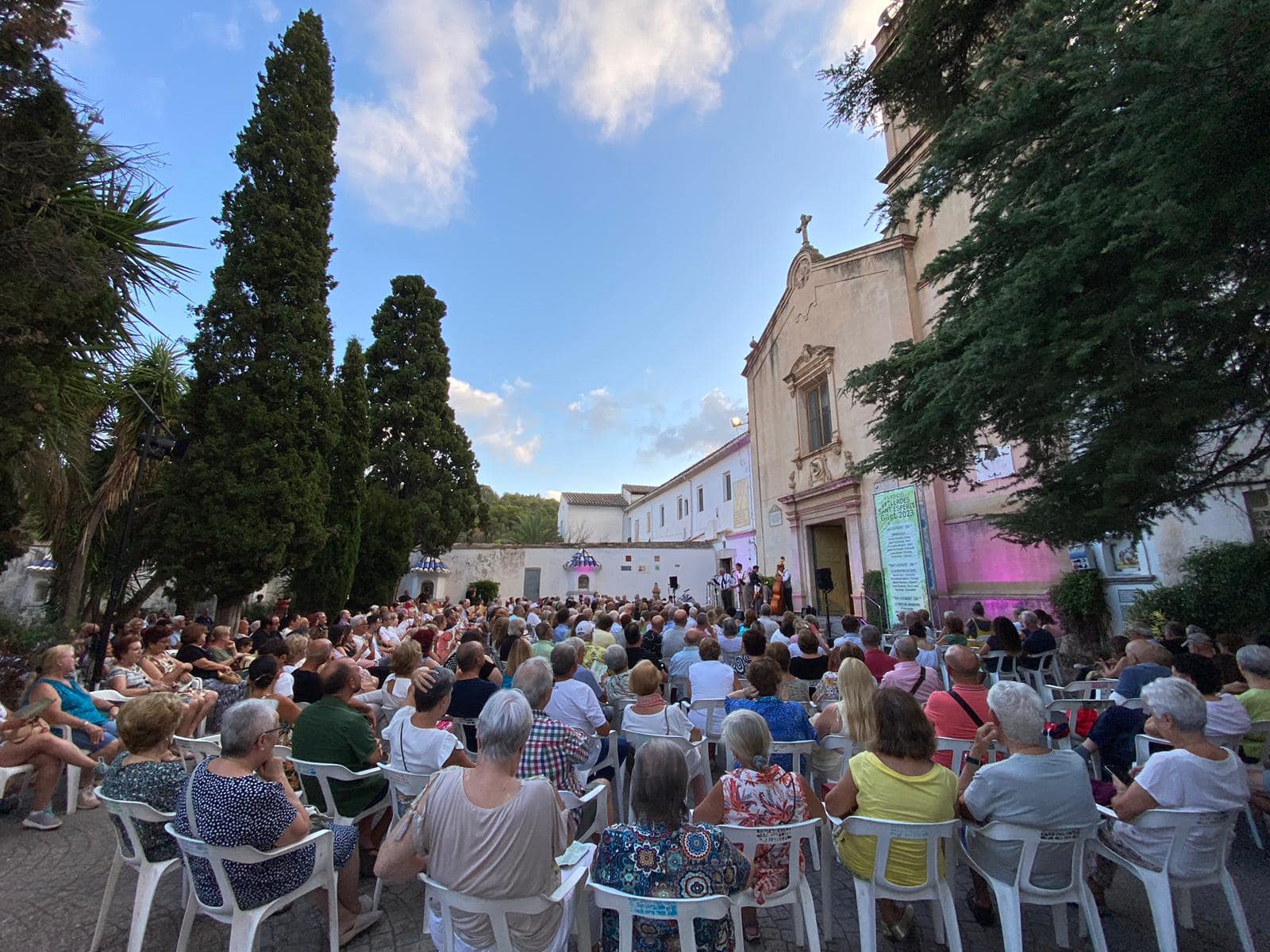 Actuación de la XX edició de les velades de Sant Esperit en las fiestas en honor a la Virgen de la Estrella 2023
