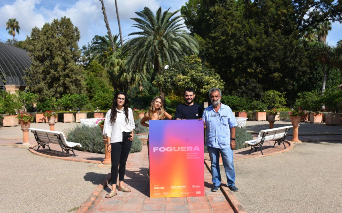Membres de la primera edició de "Foguera", al Jardí Botànic de València/Foto: Escola Valenciana