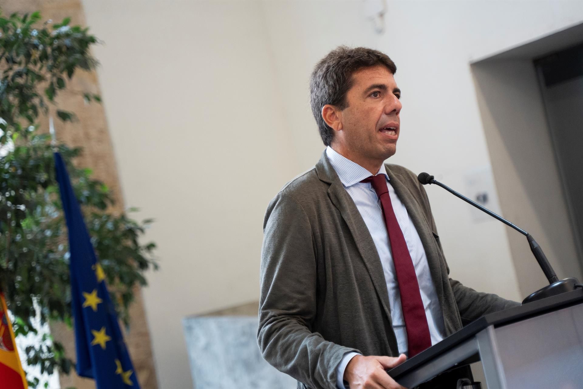 El President de la Generalitat, Carlos Mazón, en una compareixença