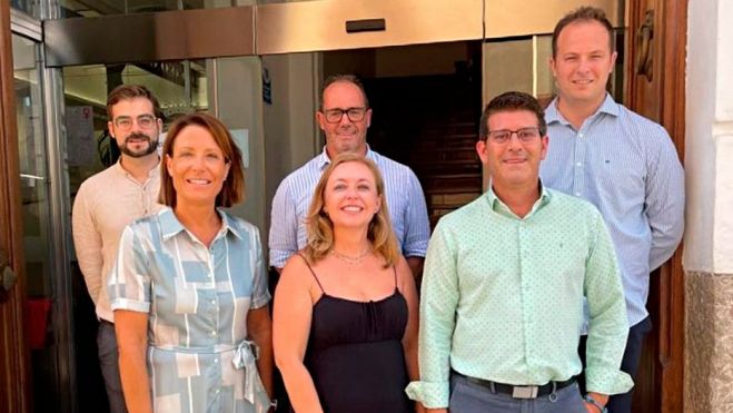 Jorge Rodríguez y Natalia Enguix se reúnen en Oliva con Yolanda Pastor y su equipo