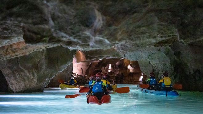 Actividades de kayak en las Coves de Sant Josep/Foto: Turisme La Vall d'Uixó Actividades de kayak en las Coves de Sant Josep/Foto: Turisme La Vall d'Uixó