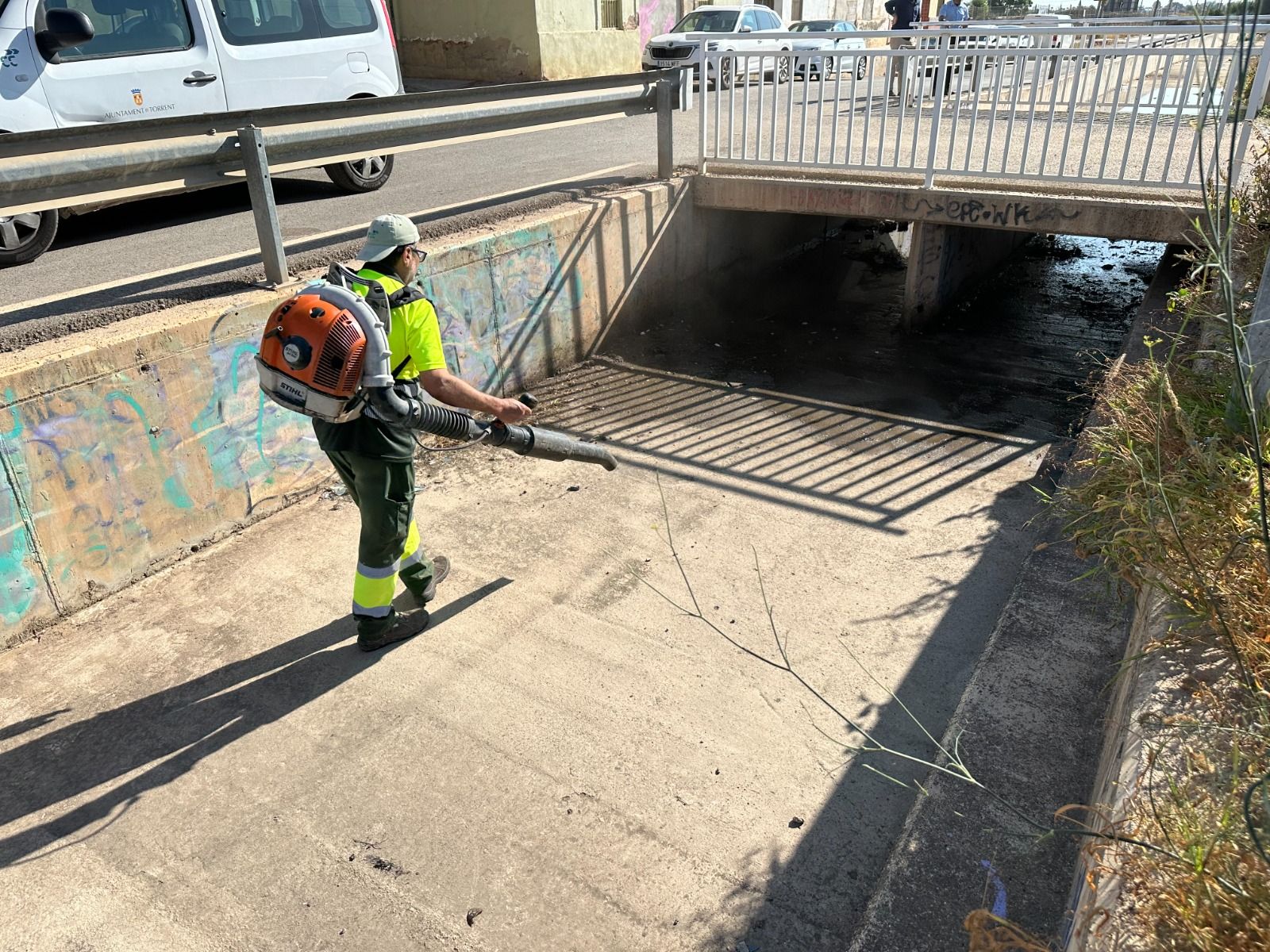 Tasques de prevenció davant l'arribada de les pluges a Torrent