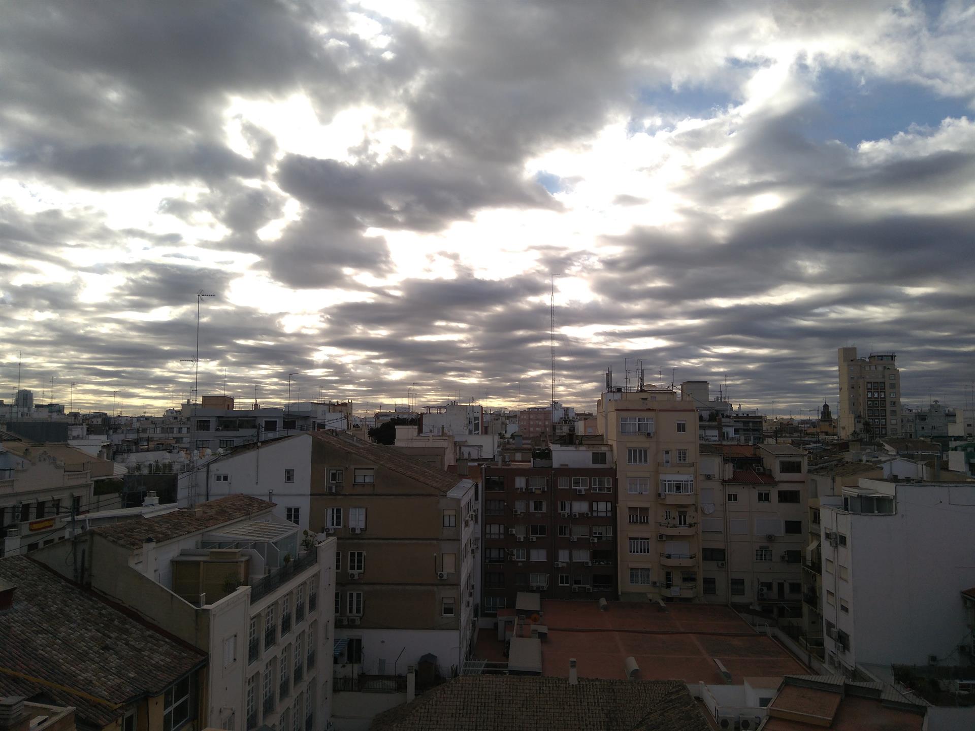 Cielo nuboso en València