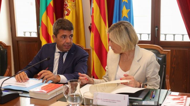 Carlos Mazón y Elisa Núñez en el Pleno del Consell en el que se ha aprobado la supresión del Impuesto de Sucesiones y Donaciones