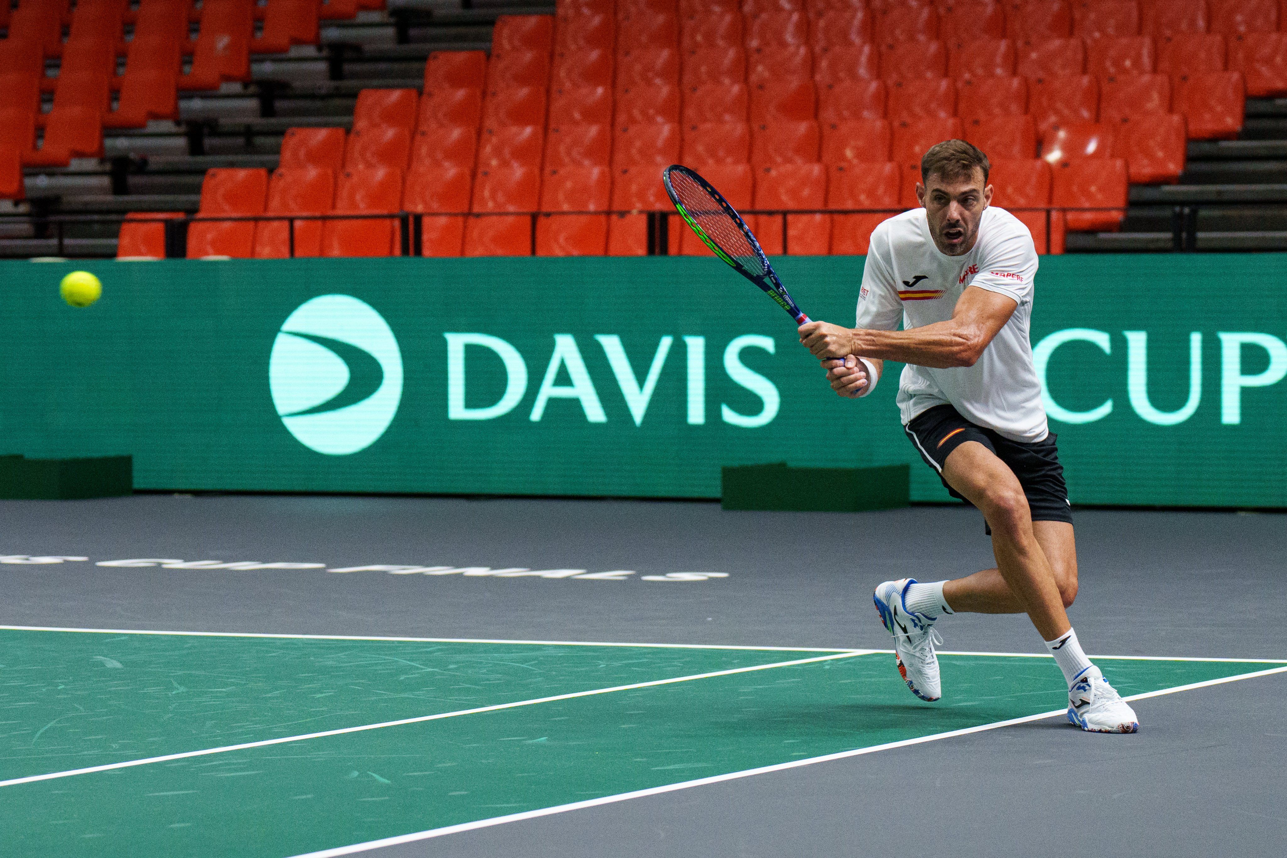 El tenista Marcel Granollers en uno de los entrenamientos de la Copa Davis