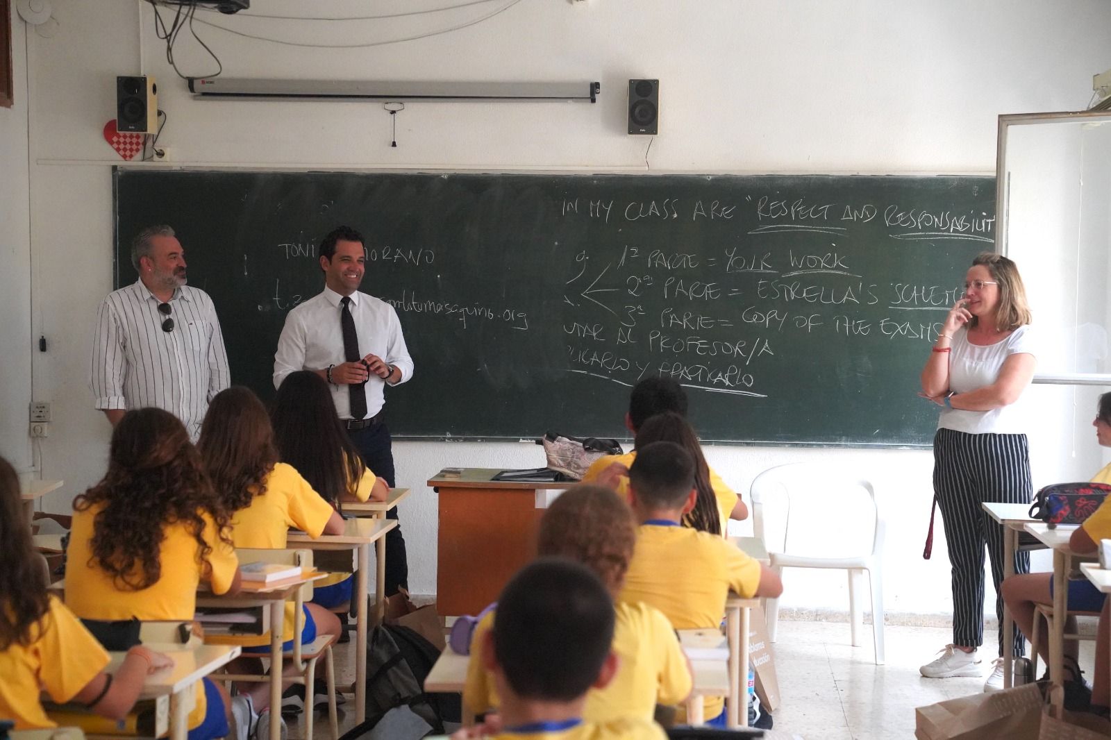 El alcalde de Paterna, Juan Antonio Sagredo y el teniente alcalde de Educación, José Manuel Mora en una de las visitas a los centros educativos de la ciudad
