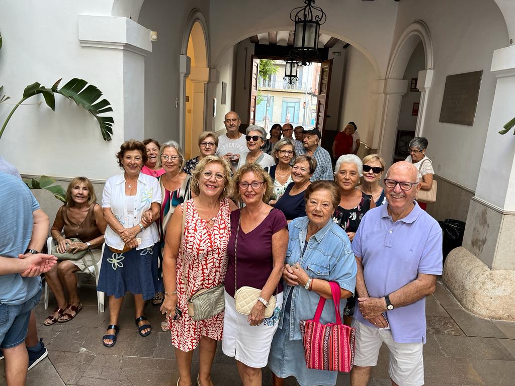 Berenar de persones majors a Catarroja