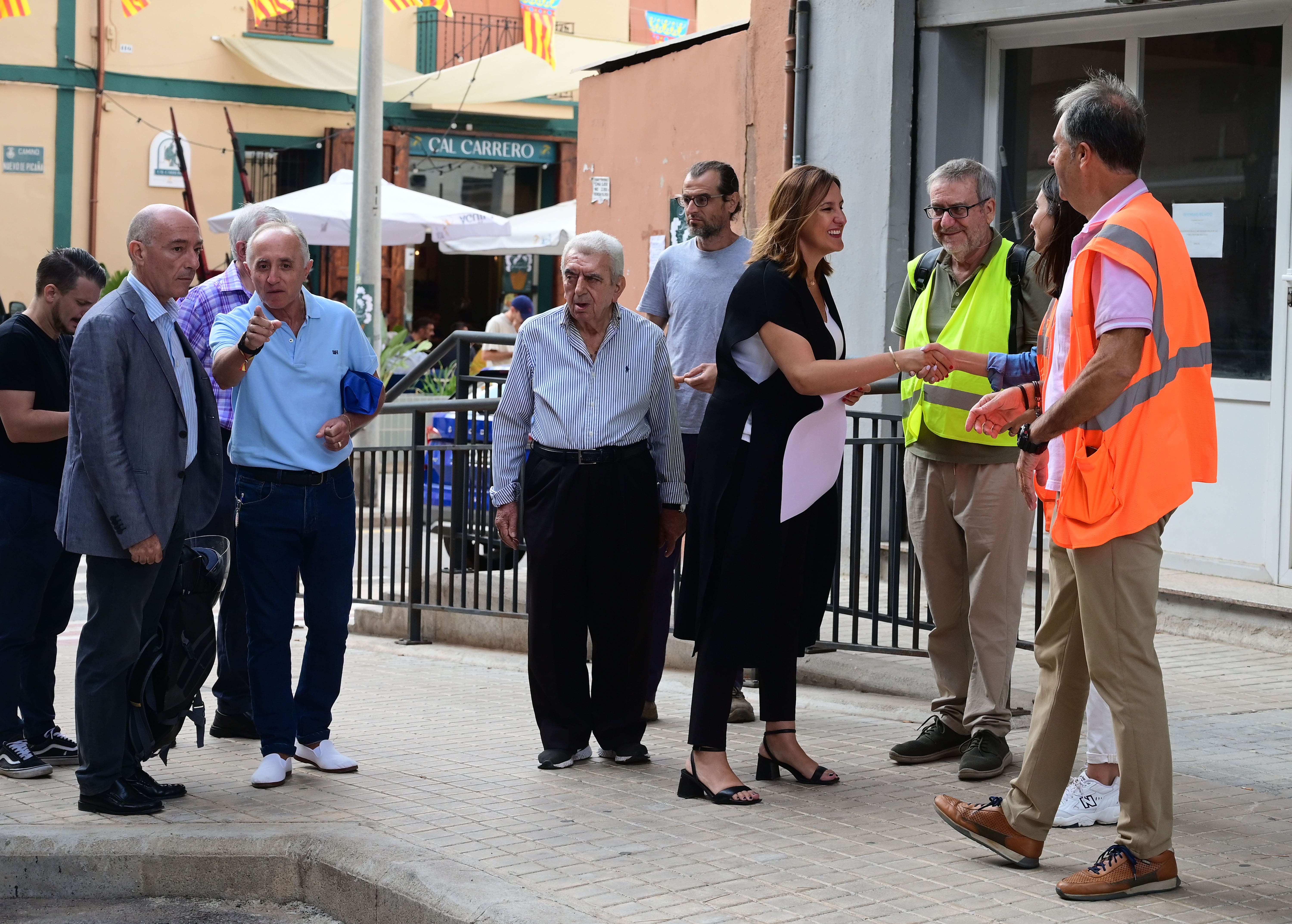 María José Catalá, alcaldessa de València, en la seua visita al barri de Sant Isidre