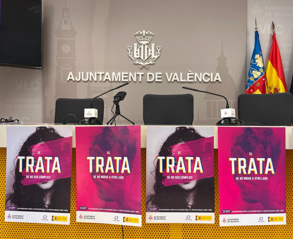 Presentación en el Ayuntamiento de València de la campaña por el Día Internacional contra la explotación sexual y el tráfico de mujeres, niños y niñas