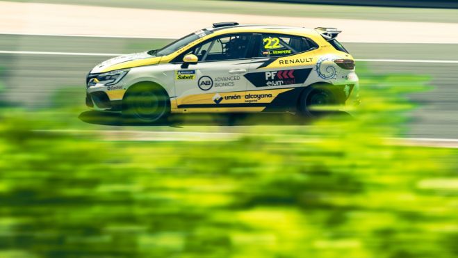 Una carrera de la Copa Clio. Imatge: Circuit Ricardo Tormo 