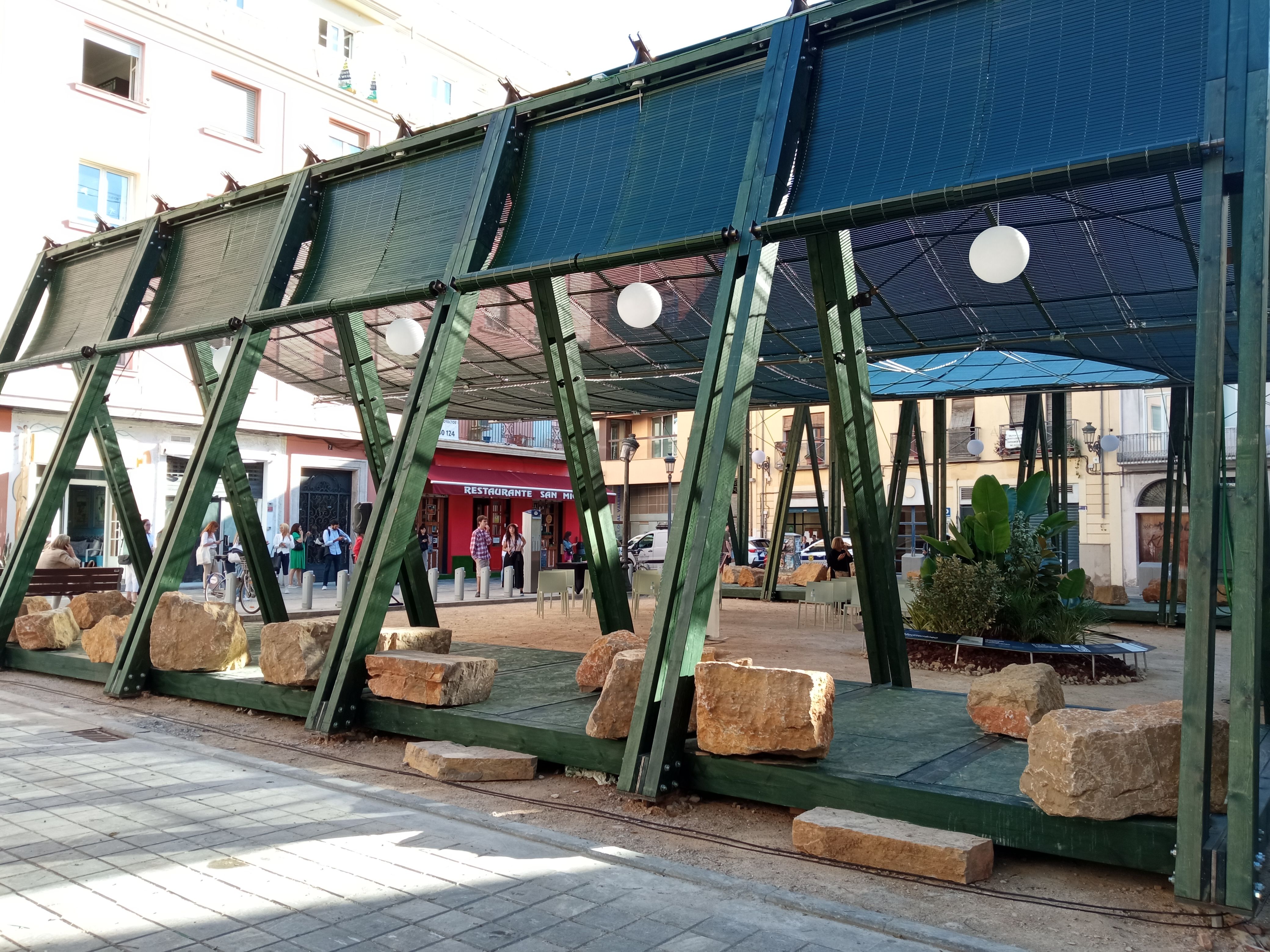 Foto de la persiana gegant del festival TAC!