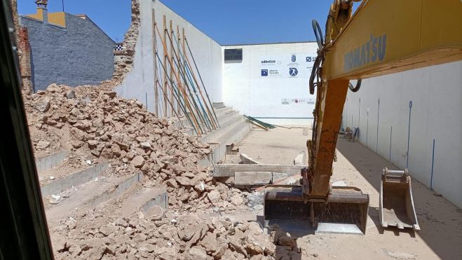 Inici de les obres en el trinquet - Club Pilota Riba-roja/Facebook Inici de les obres en el trinquet - Club Pilota Riba-roja/Facebook