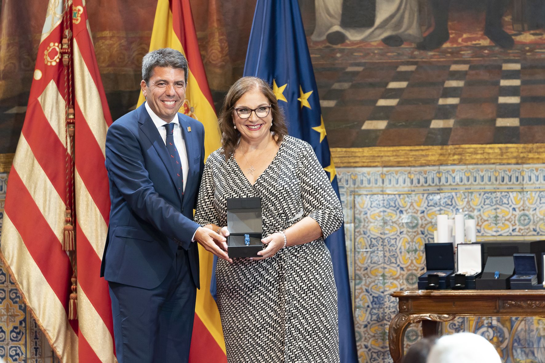 Entrega de distinciones por el 9 d'Octubre. Foto Xisco Navarro