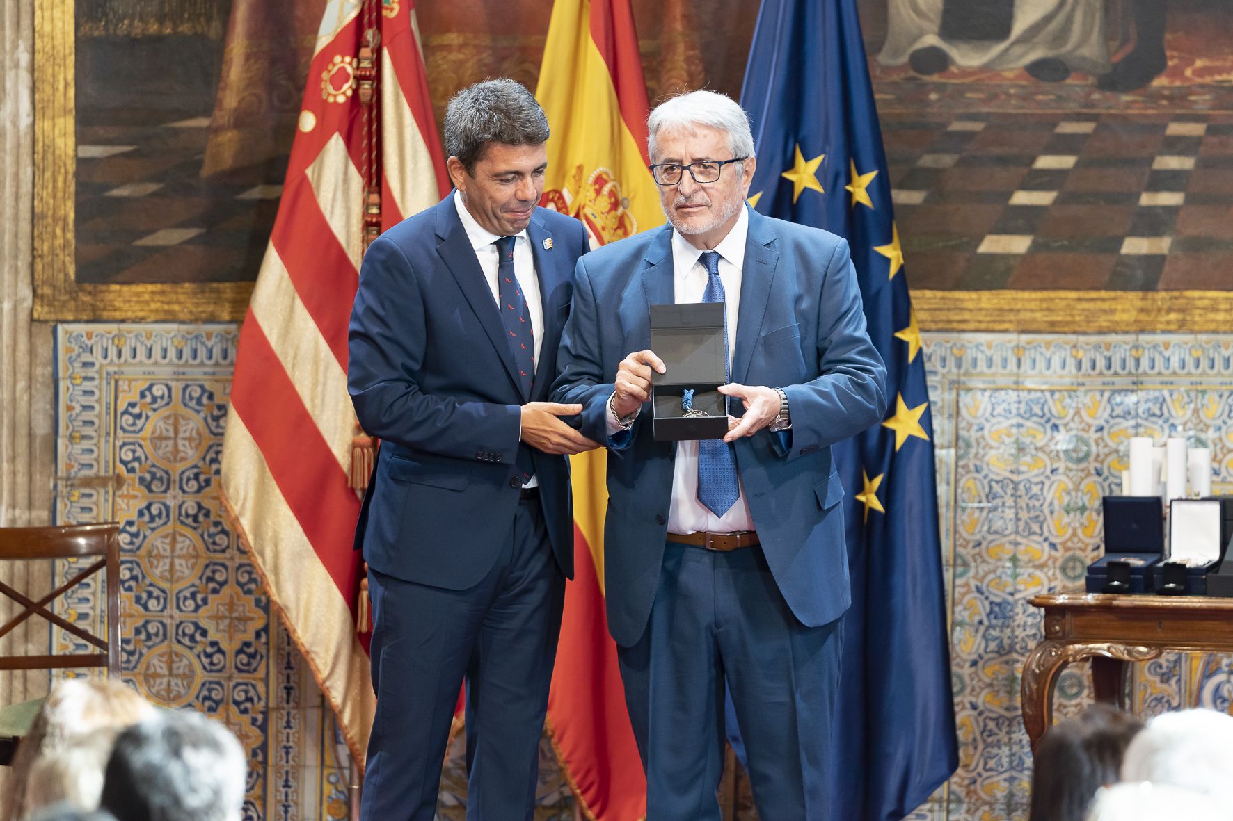 Entrega de distinciones por el 9 d'Octubre. Foto Xisco Navarro