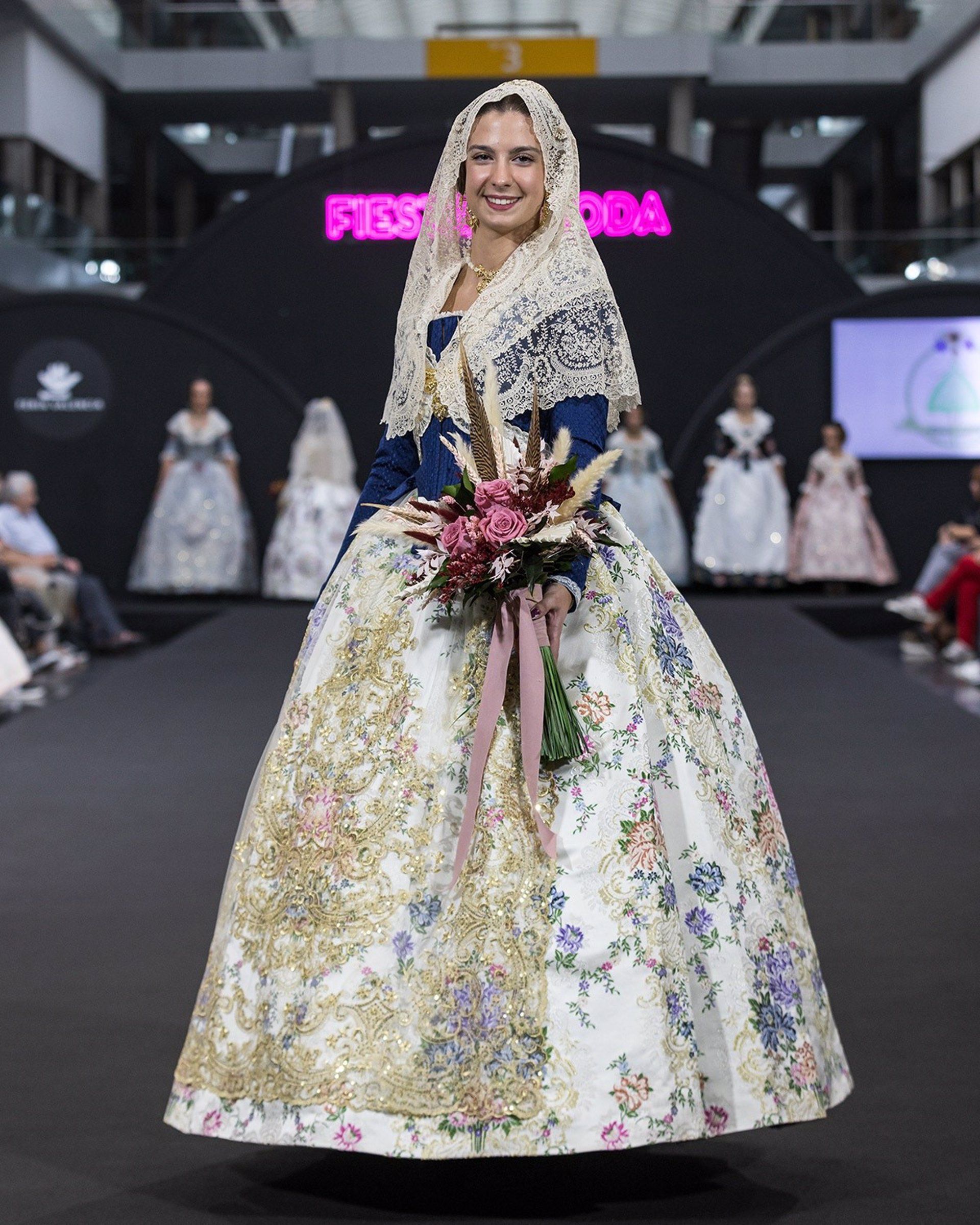 Indumentària fallera