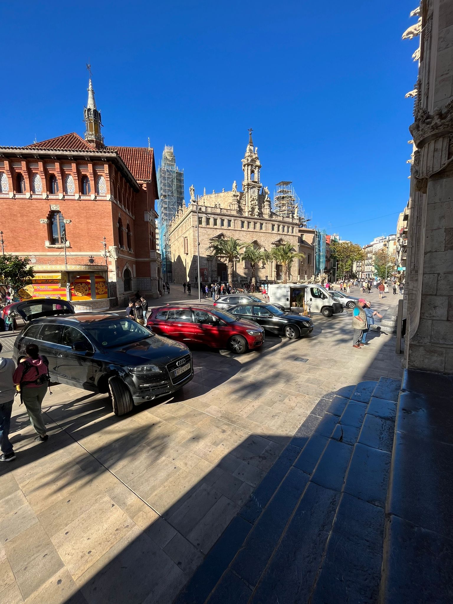 La façana de la Llotja 