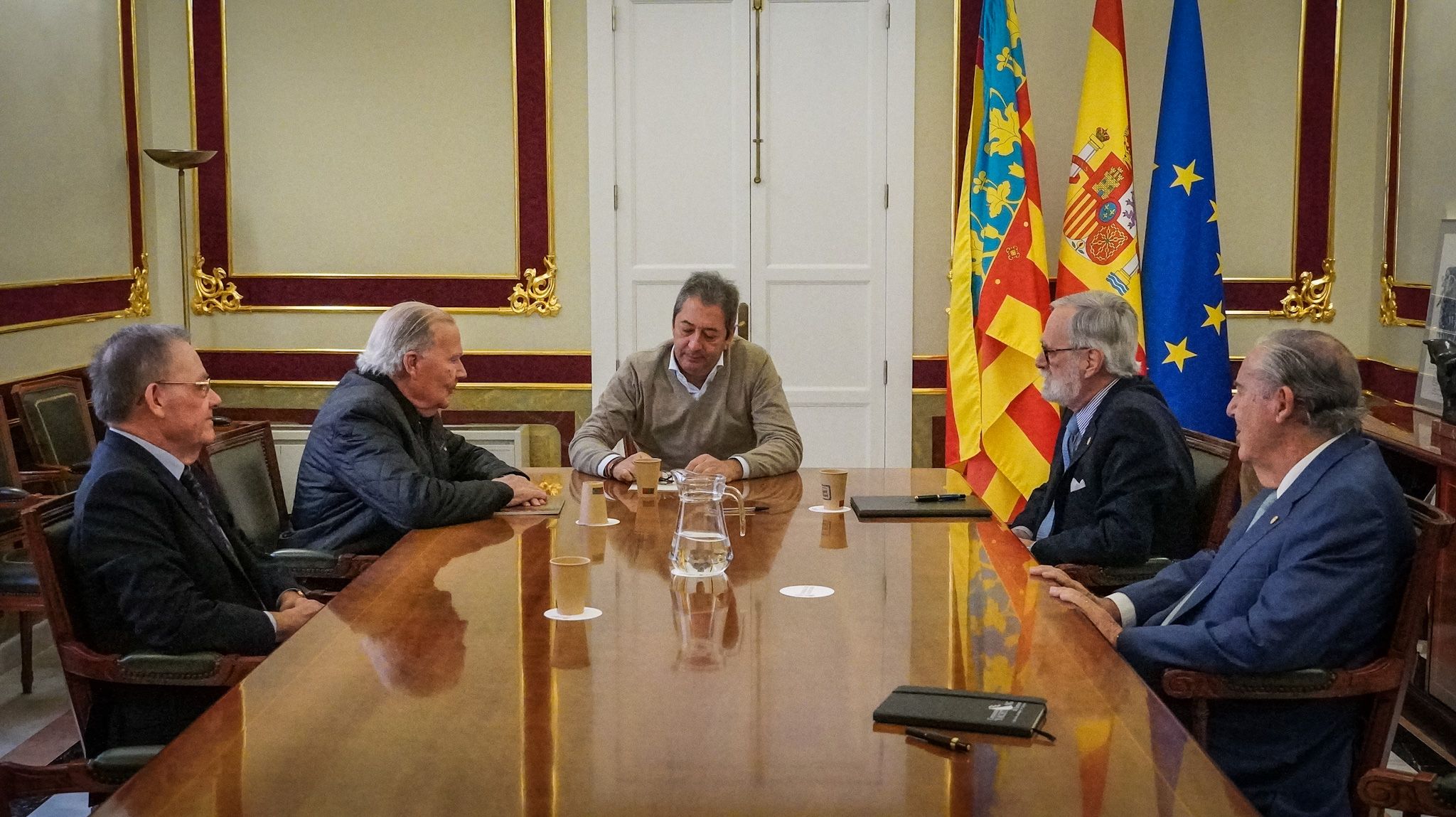 El vicepresident primer del Consell, Vicente Barrera, s'ha reunit amb el degà de la Reial Acadèmia de Cultura Valenciana i amb el president de Lo Rat Penat
